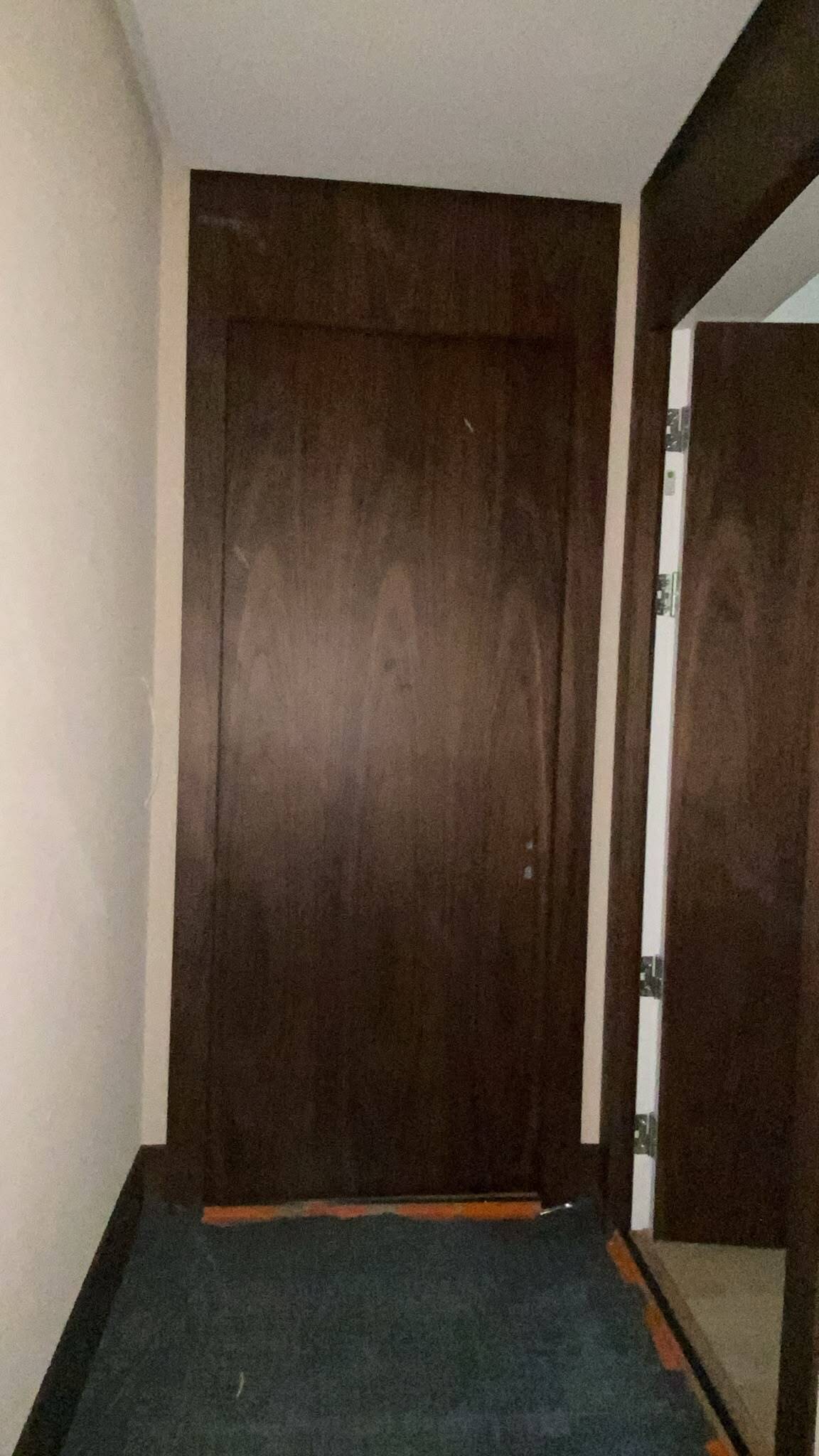 Finierētas koka durvis